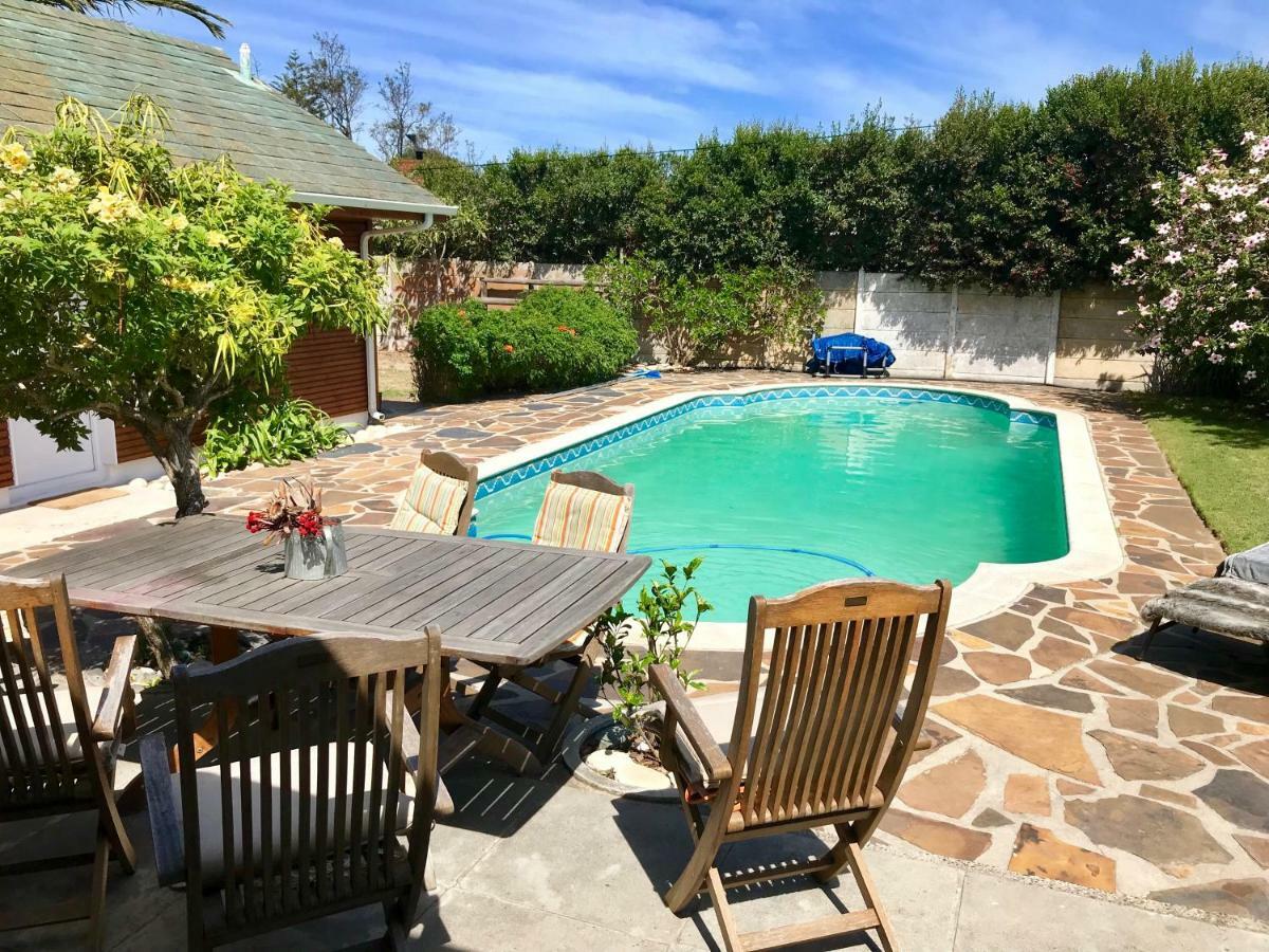 African Holiday Home In Table View Cidade Do Cabo Exterior foto
