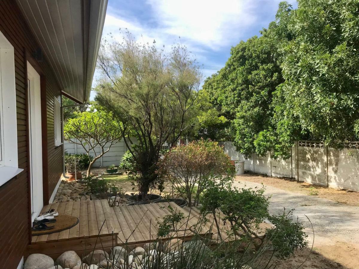African Holiday Home In Table View Cidade Do Cabo Exterior foto